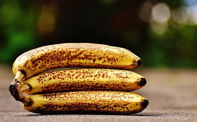 bananas-with-brown-spots