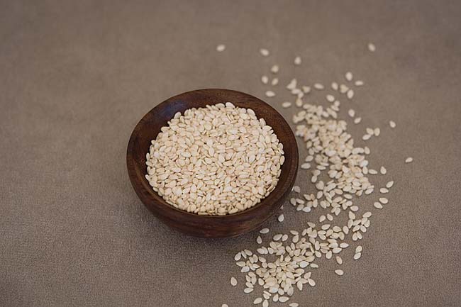 sesame-seeds-vegan-calcium-sources